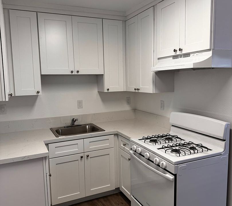 1st image of 842-864 N Olive St #842