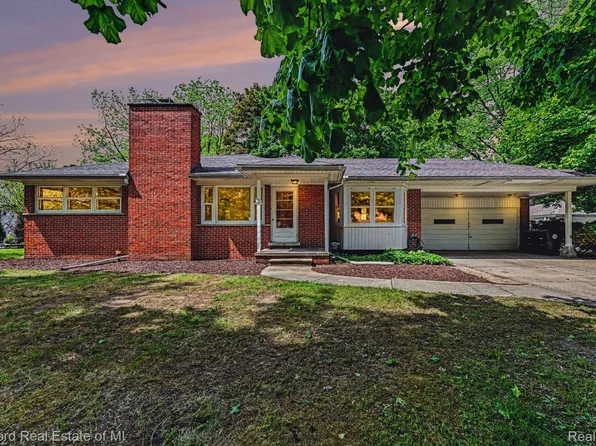 17283 Lathers St, Livonia, MI 48152