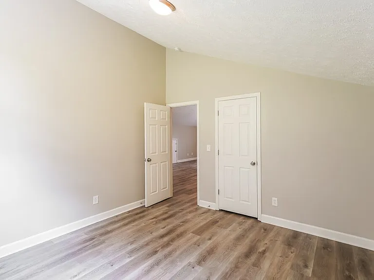685 Belgium Dr — Photo 11