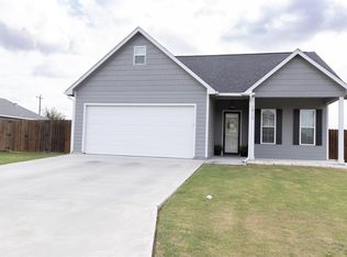 1912 Lynn St, El Campo, TX 77437