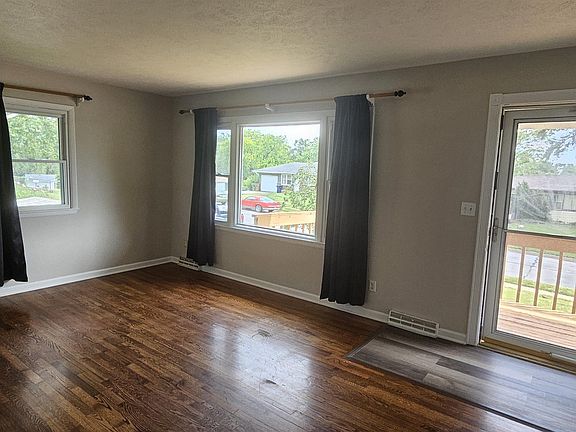 5th image of 2812 Irene St