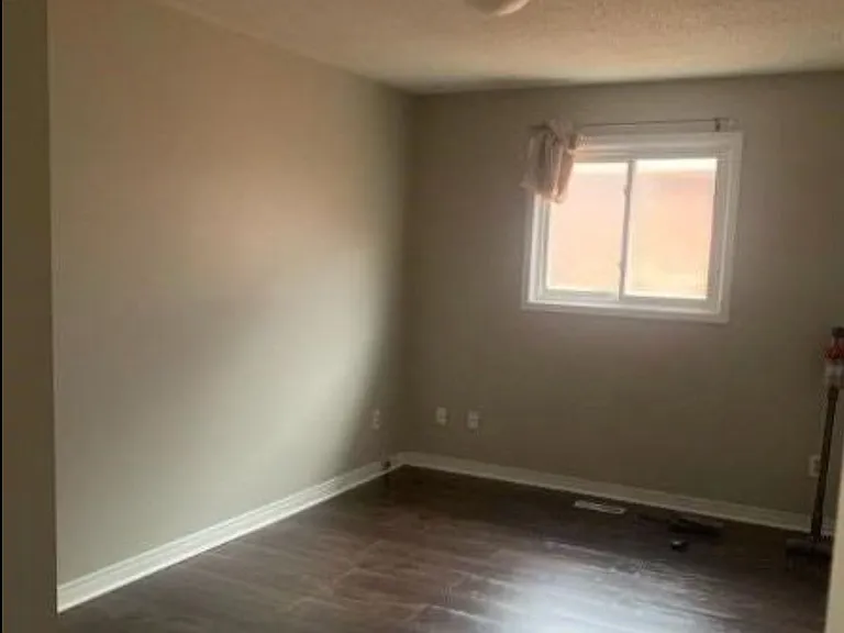 4339 Radisson Cres W — Photo 13