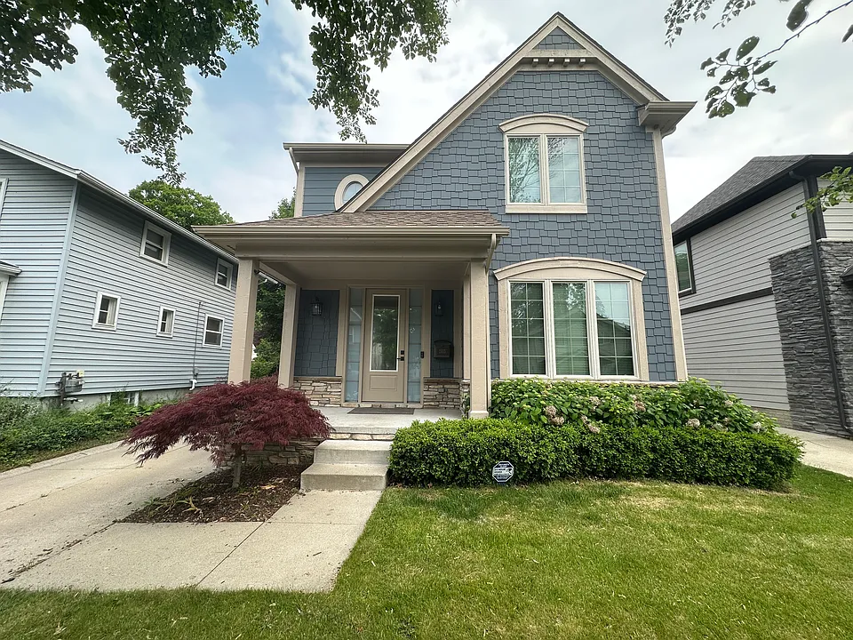 1555 Ruffner Ave
