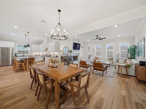 2nd image of 3520 Fairhope Way