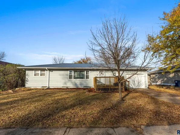 440 W Vermont Ave, Salem, SD 57058