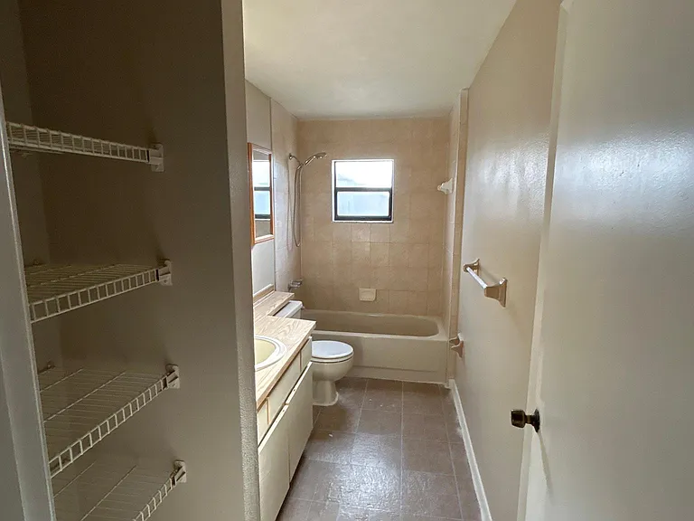 8075 Canterbury St — Photo 3