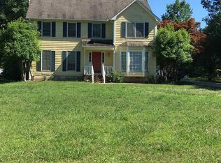 105 Sweet Briar Cir, Fayetteville, GA 30215