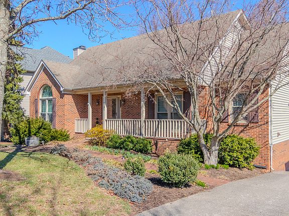 3rd image of 521 Ridgewater Ct