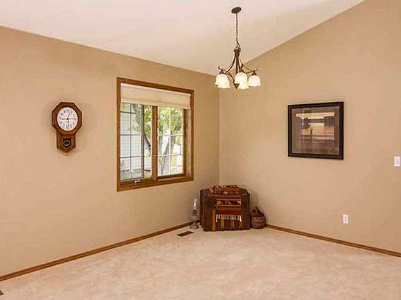 5th image of 1810 Greystone Dr