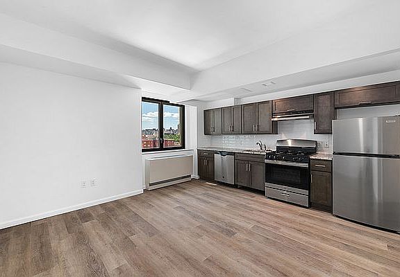 4th image of 230 W 126th St #21K