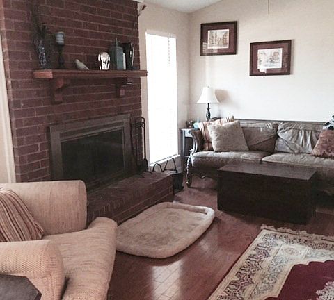 4th image of 631 Clinton Way W