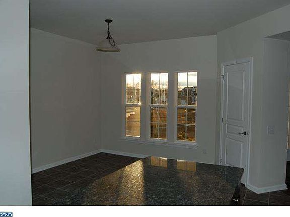3rd image of 414 Hallman Ct