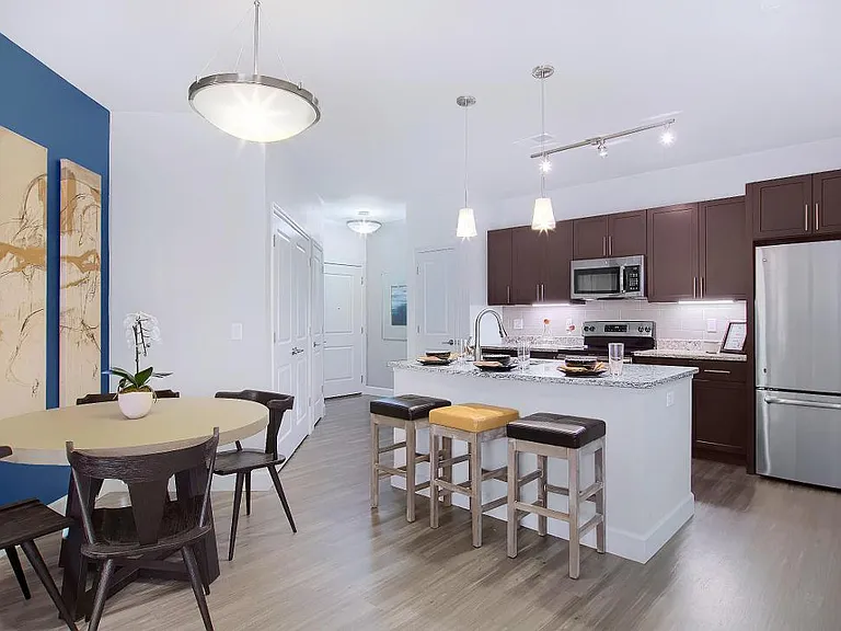 The Vue at Creve Coeur Apartments — Photo 57
