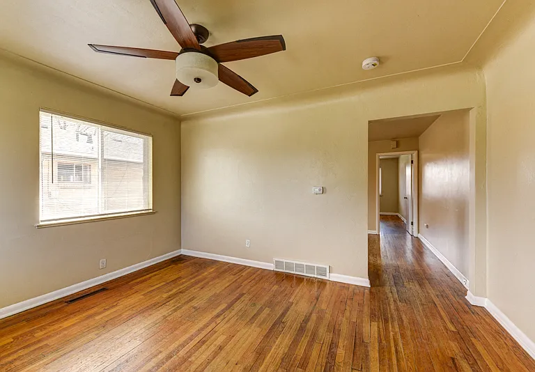 3205 Glencoe St — Photo 17