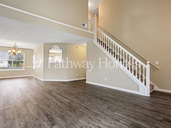 5th image of 615 Gardinia Dr
