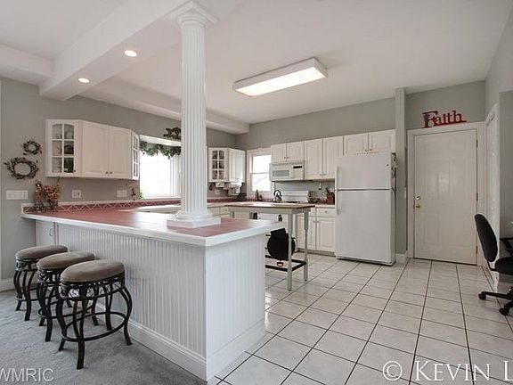 5th image of 5901 Coit Ave NE