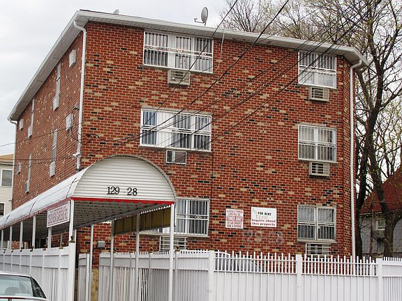 2nd image of 12928 Kew Gardens Rd