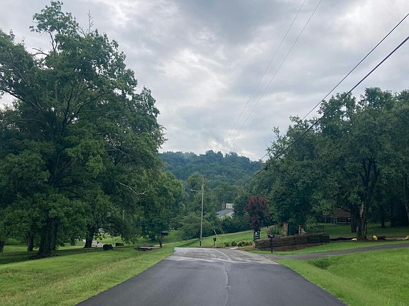 4th image of 1008 Highland Rd