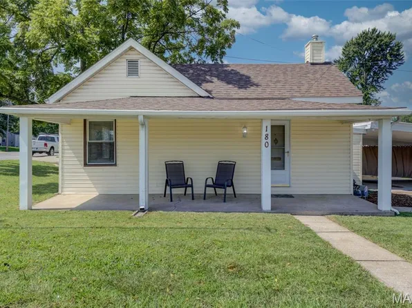 180 Harrison St, Florissant, MO 63031