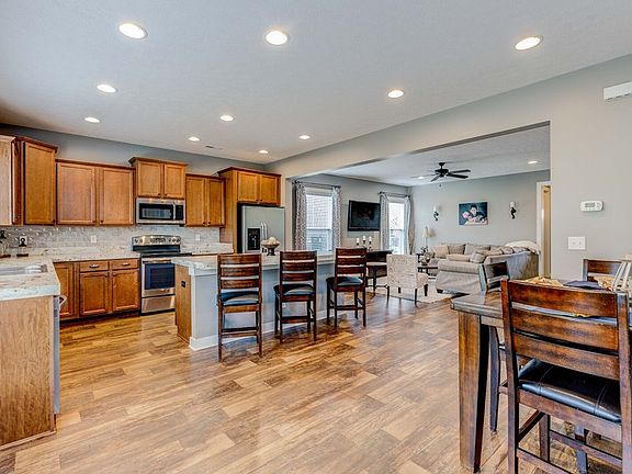 5th image of 2325 Meadowhill Ln
