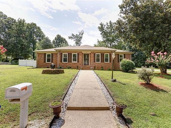 2nd image of 10901 Ironwood Dr