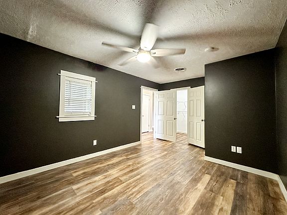 3rd image of 2608 Raleigh Ave