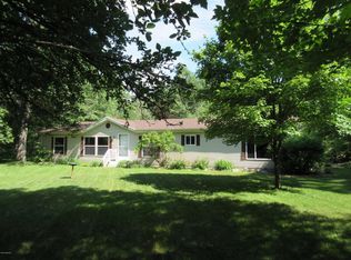 23260 Almy Rd, HOWARD CITY, MI 49329