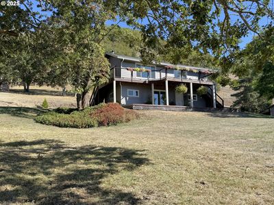 7978 N Bank Rd, Roseburg, OR, 97470