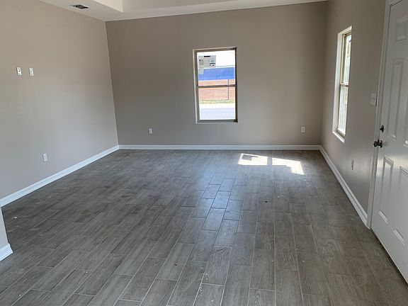 2nd image of 2420 Avenida Florencia #B