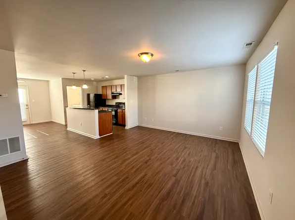 338 McConnells Trce APT 102, Lexington, KY 40511