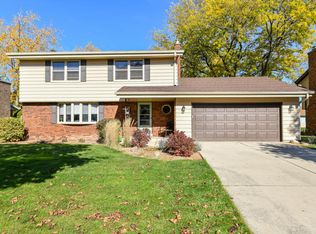 8248 W Leroy Ave, Greenfield, WI 53220