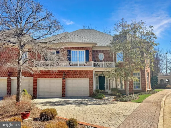 3811 N Randolph Ct, Arlington, VA 22207