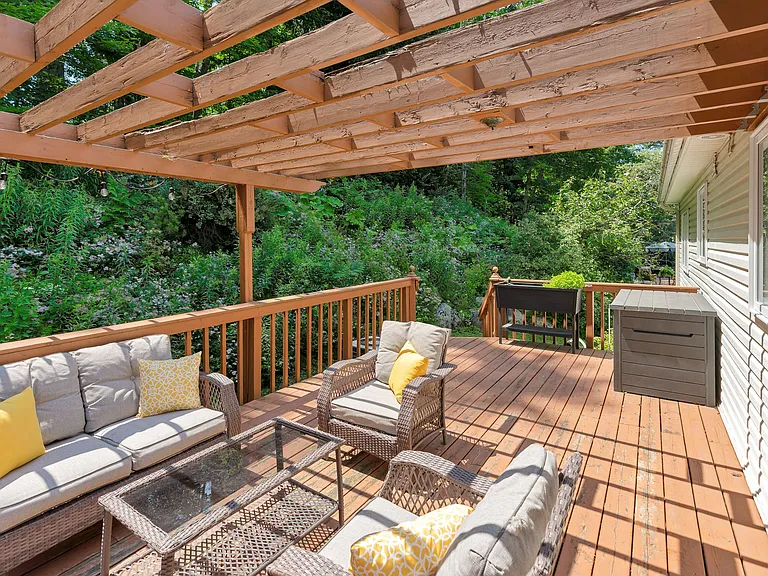 15 Sugarbush Rd — Photo 3