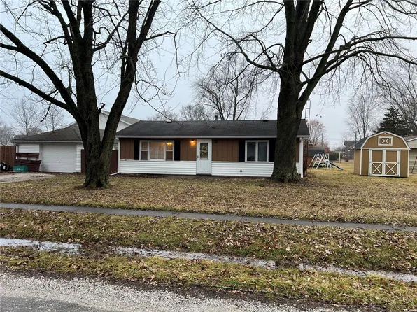 228 W Oak St, Palmyra, IL 62674