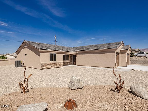 3rd image of 2801 Hidden Valley Dr