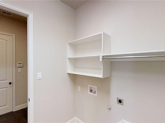 5th image of 6633 Elderberry Way