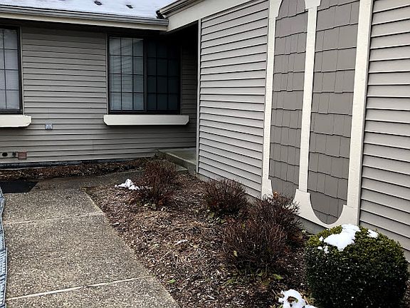 2nd image of 2548 Newberry Ln SE