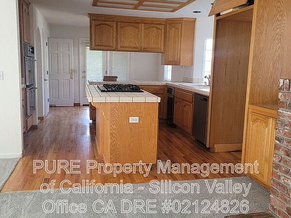 4th image of 153 College Ave