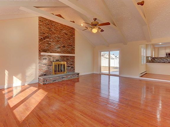 3rd image of 44 Midwood Dr