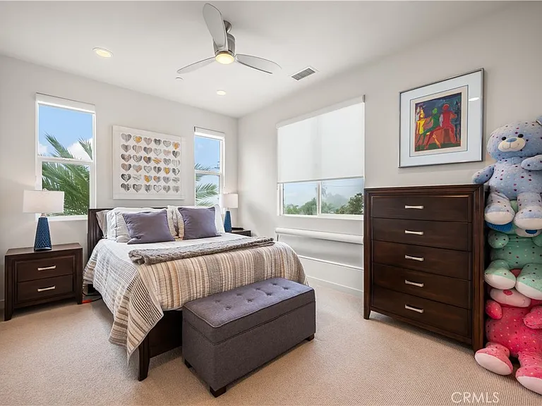 1068 Hampton Dr — Photo 36