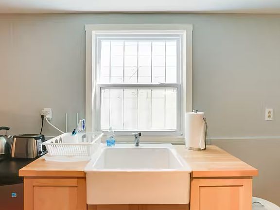 4th image of 57 Lisbon St