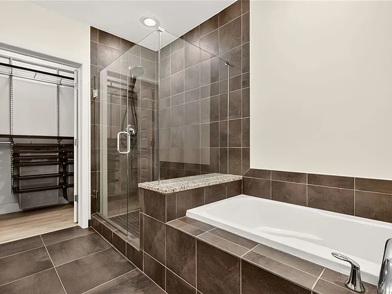1080 Peachtree St NE #2004 — Photo 20