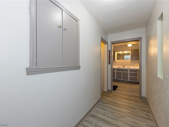 3rd image of 4685 Birchwood Rd
