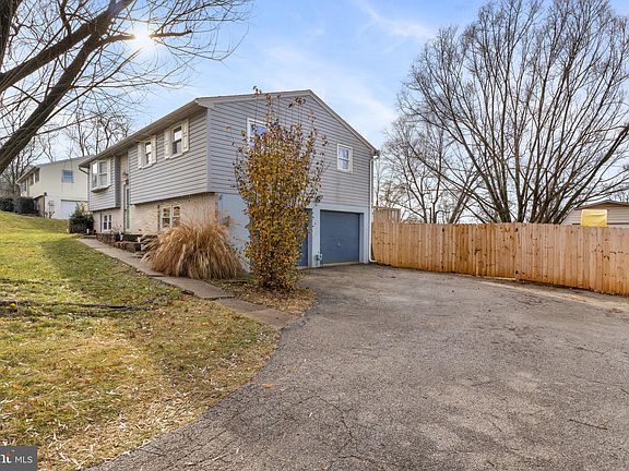 2nd image of 575 Gary Dr