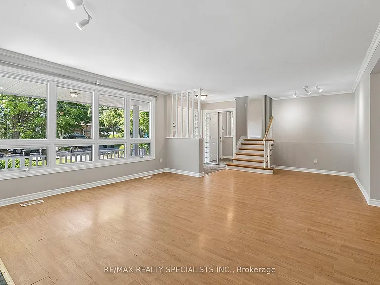 782 Hastings Ave — Photo 11