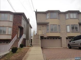 34 8th St, Fairview, NJ 07022