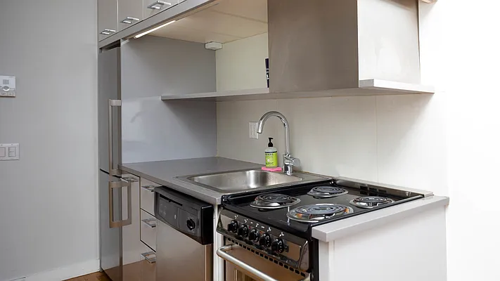 Rented by Nooklyn NYC LLC | media 17