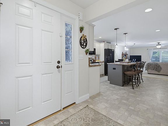 5th image of 48 Harvest Rd APT 18