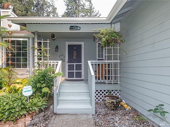 2nd image of 14421 Holiday Dr NW