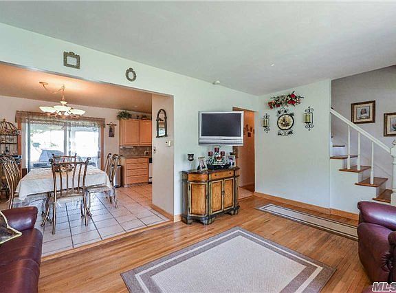 4th image of 44 Armon Dr